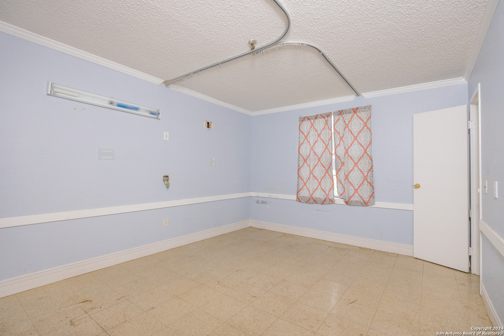 3002 Avenue Q Hondo TX 78861