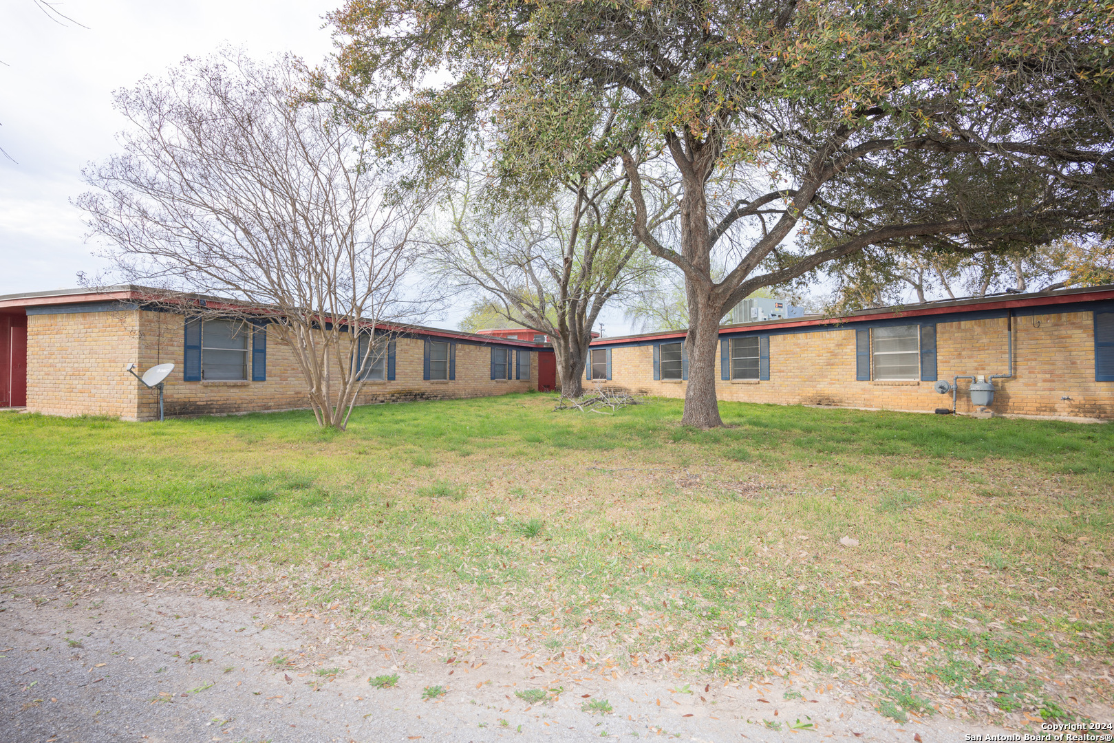 3002 Avenue Q Hondo TX 78861