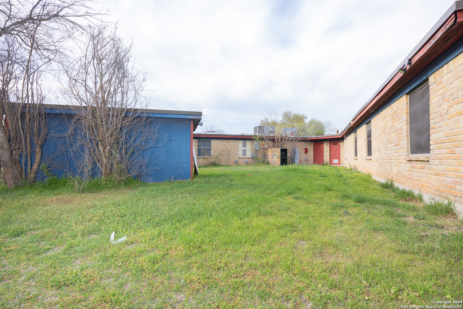 3002 Avenue Q Hondo TX 78861