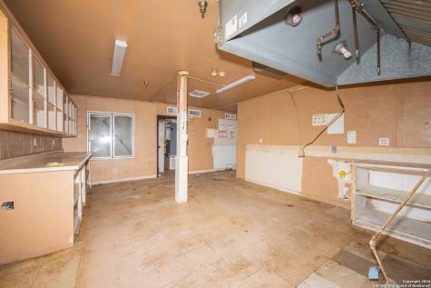 3002 Avenue Q Hondo TX 78861