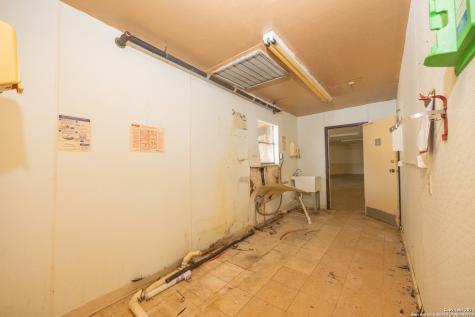 3002 Avenue Q Hondo TX 78861