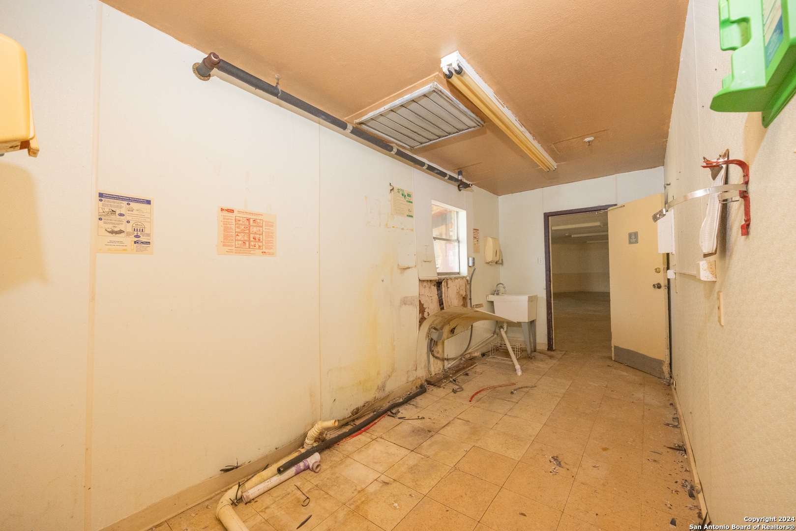 3002 Avenue Q Hondo TX 78861