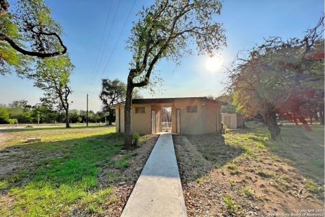 20142 Texas Highway 127 Sabinal TX 78881