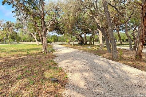 20142 Texas Highway 127 Sabinal TX 78881