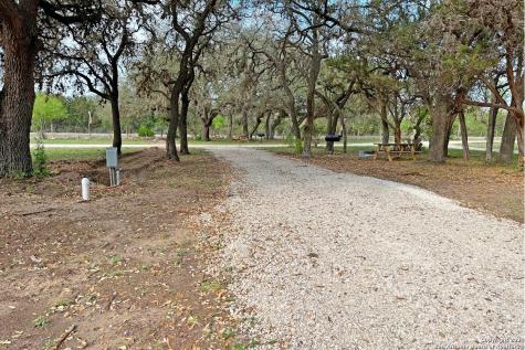 20142 Texas Highway 127 Sabinal TX 78881