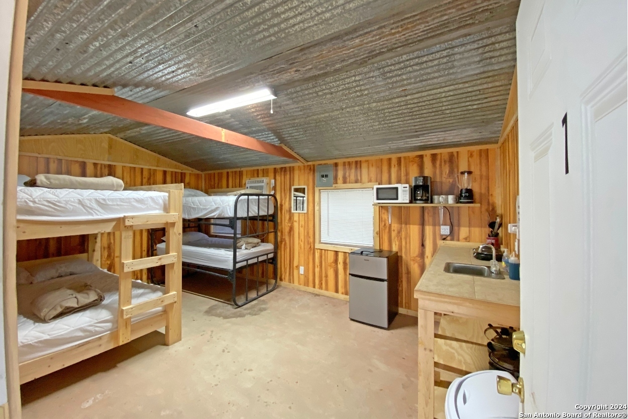 20142 Texas Highway 127 Sabinal TX 78881