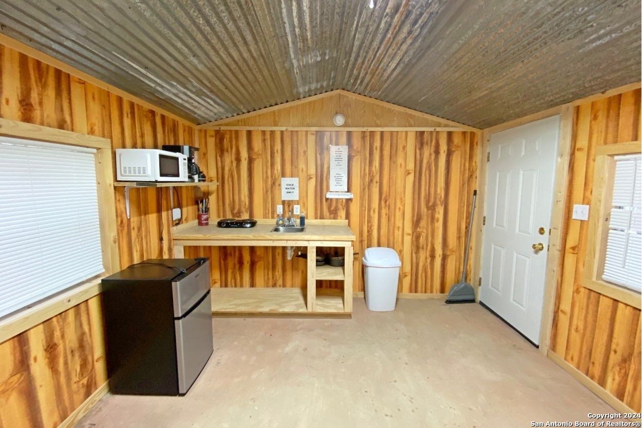 20142 Texas Highway 127 Sabinal TX 78881