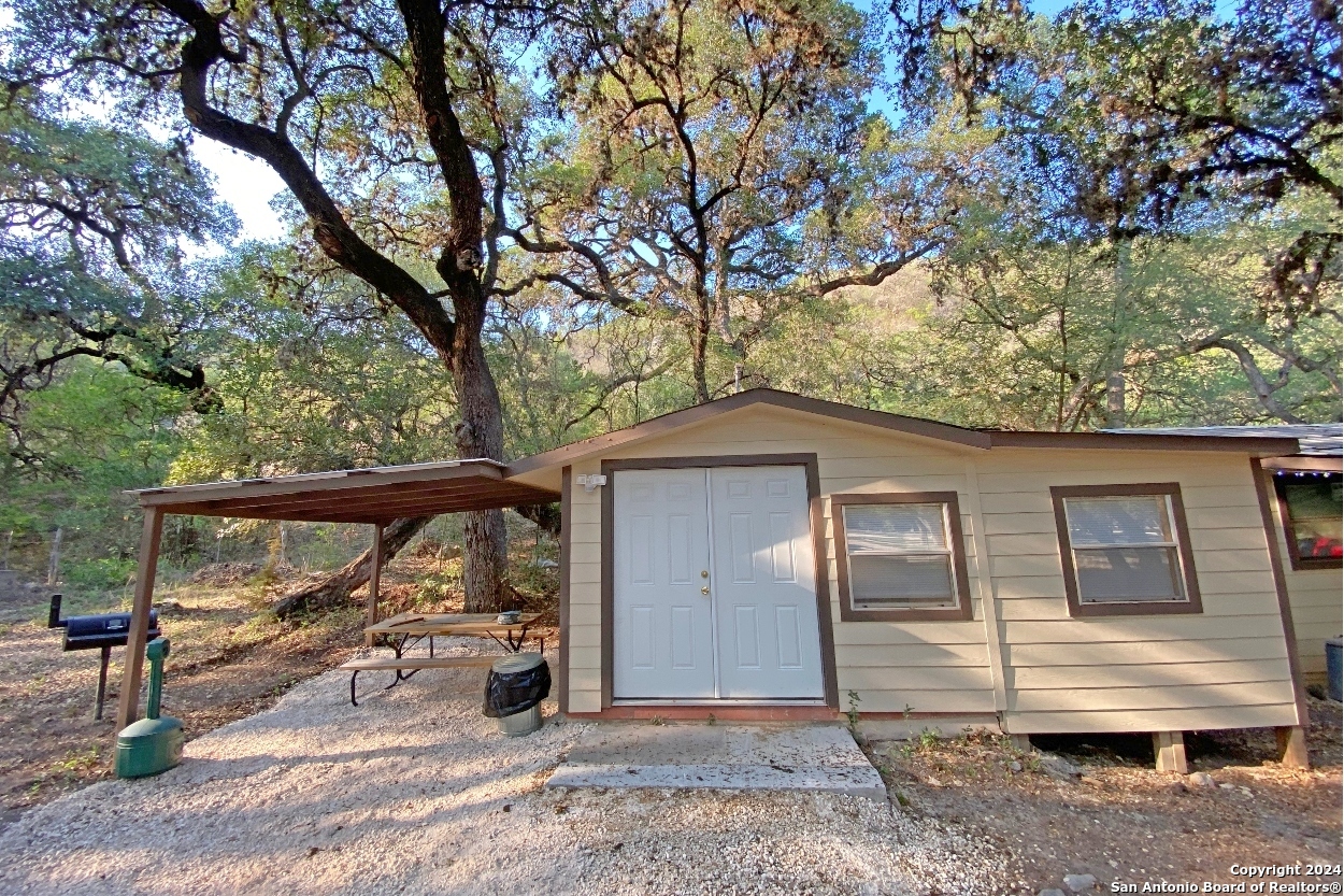 20142 Texas Highway 127 Sabinal TX 78881