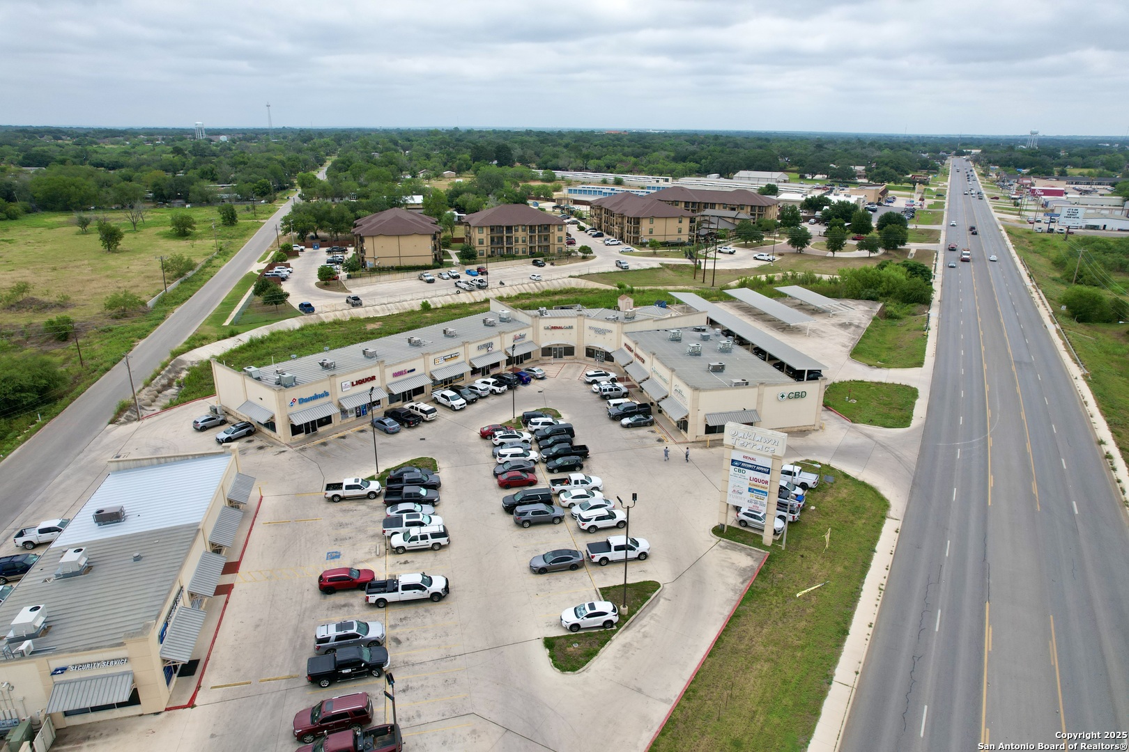 1360 W Oaklawn Pleasanton TX 78064