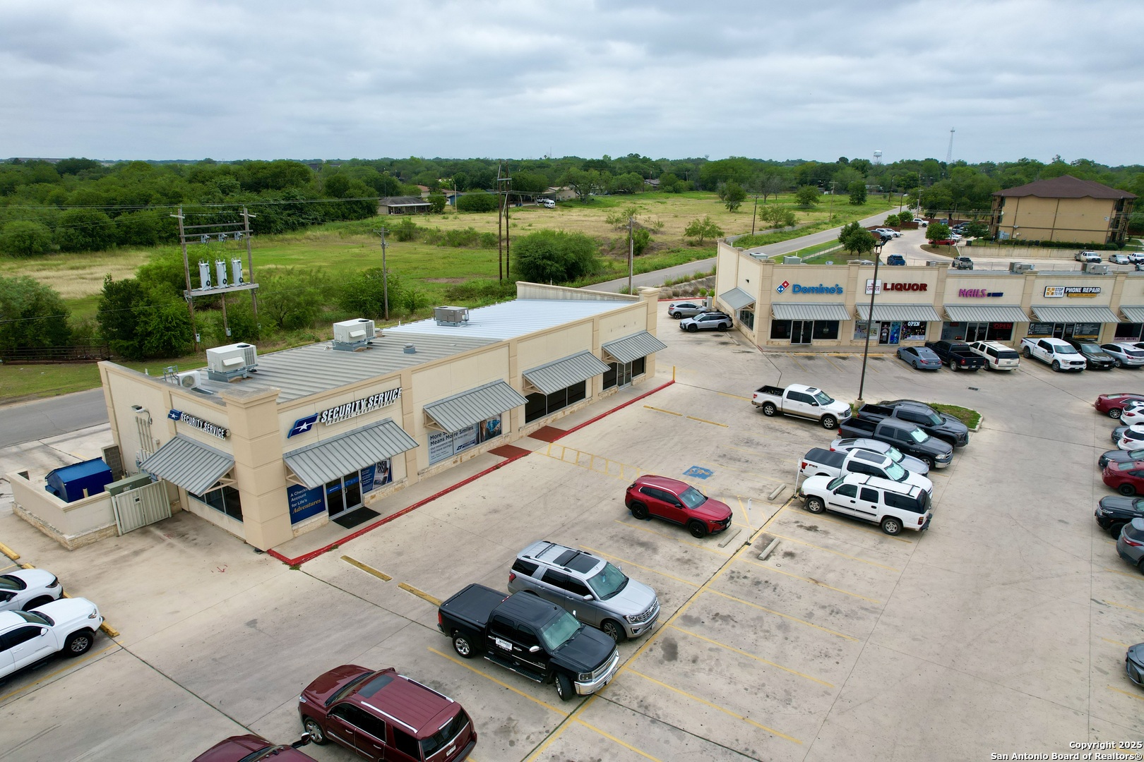 1360 W Oaklawn Pleasanton TX 78064