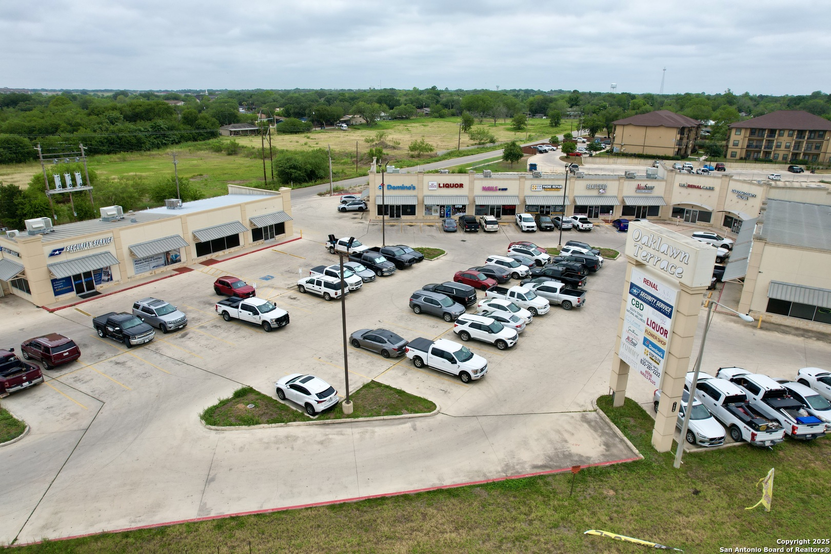 1360 W Oaklawn Pleasanton TX 78064