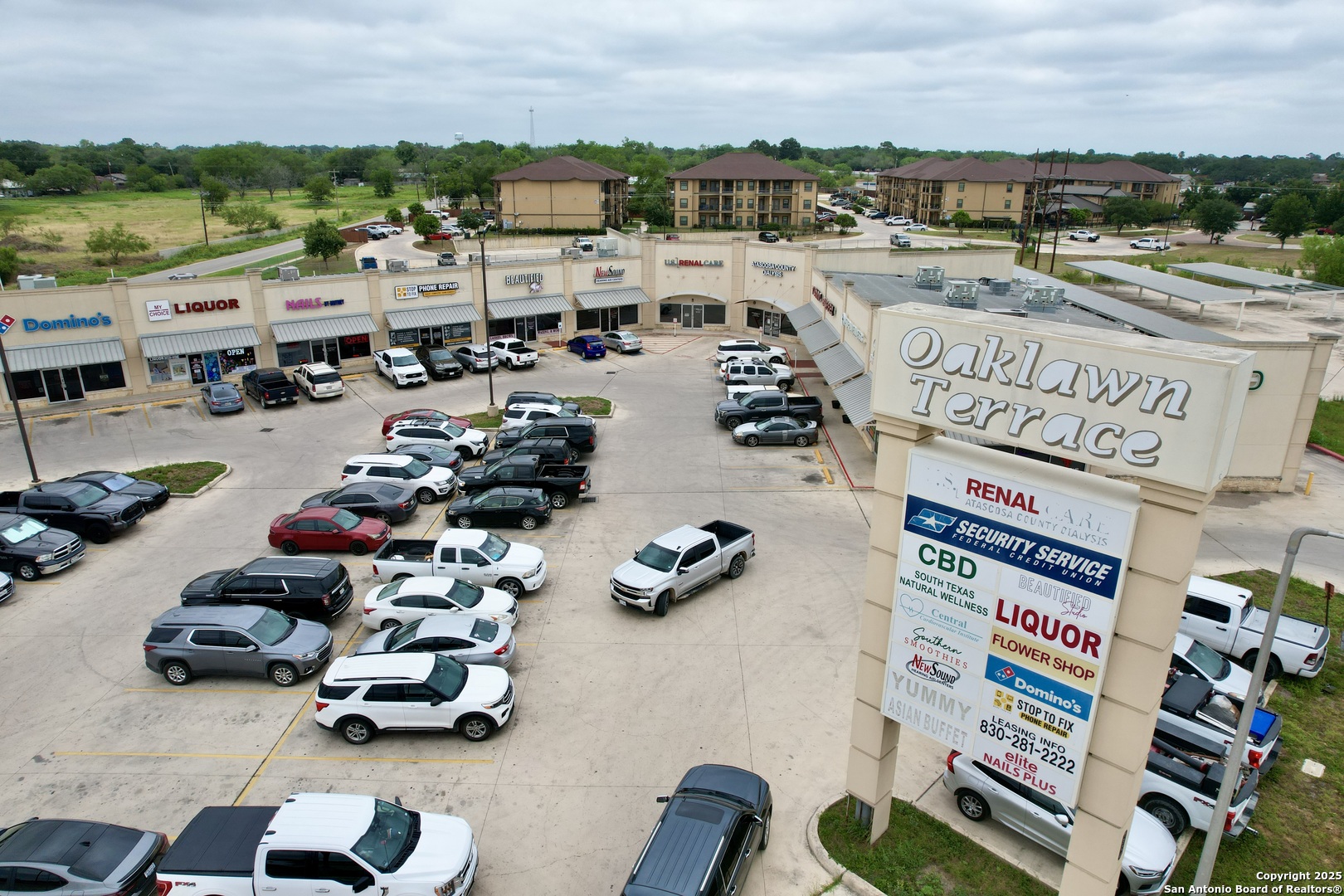 1360 W Oaklawn Pleasanton TX 78064