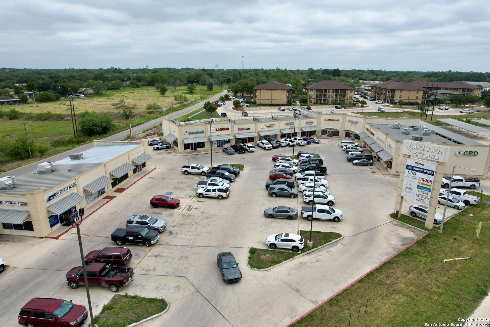 1360 W Oaklawn Pleasanton TX 78064