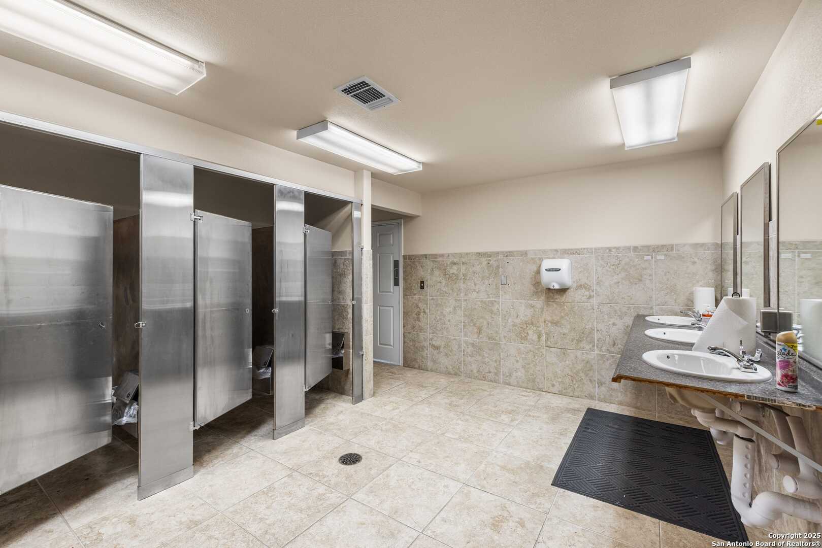 2104 Memorial Boulevard Kerrville TX 78028