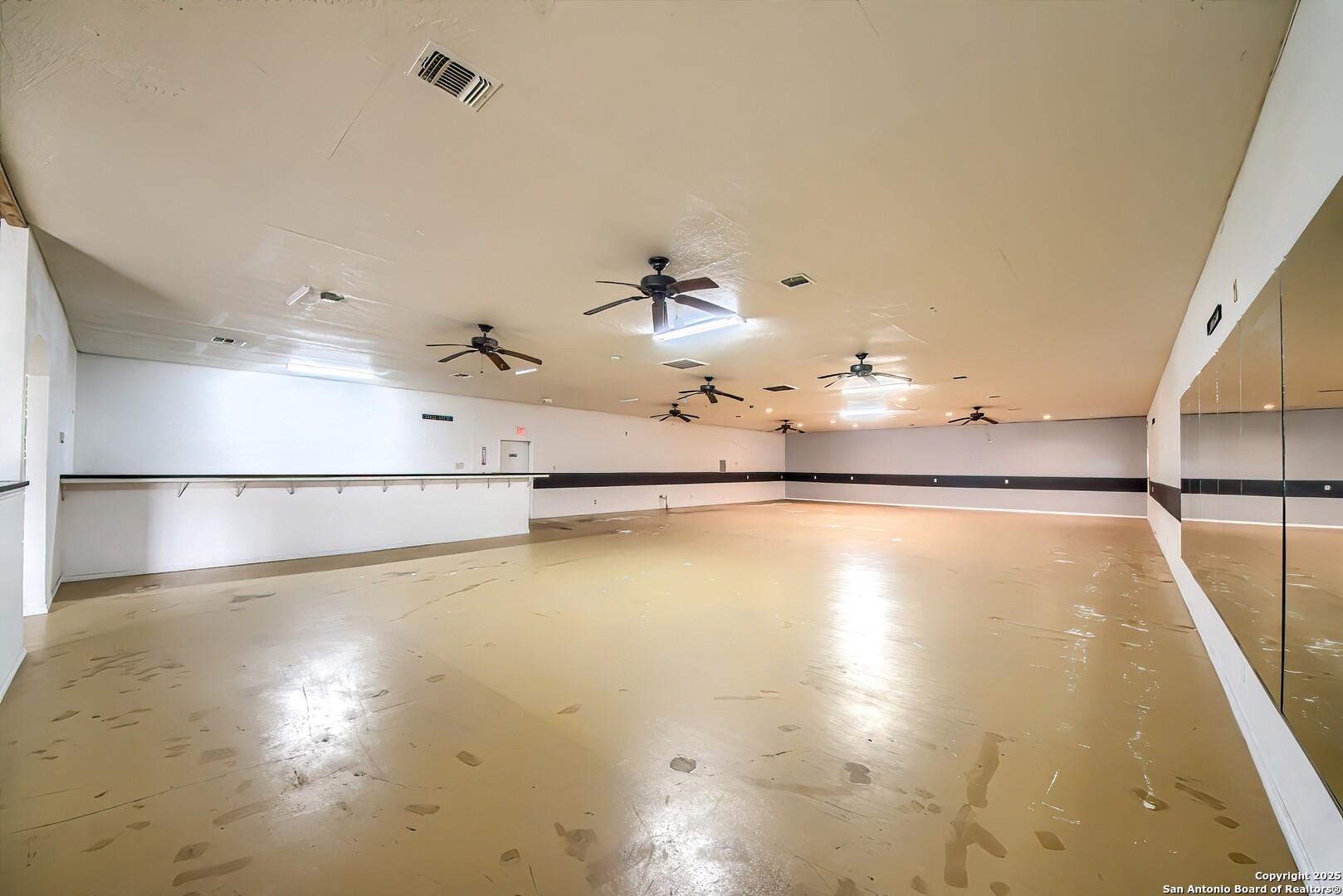 19015 K Somerset TX 78069