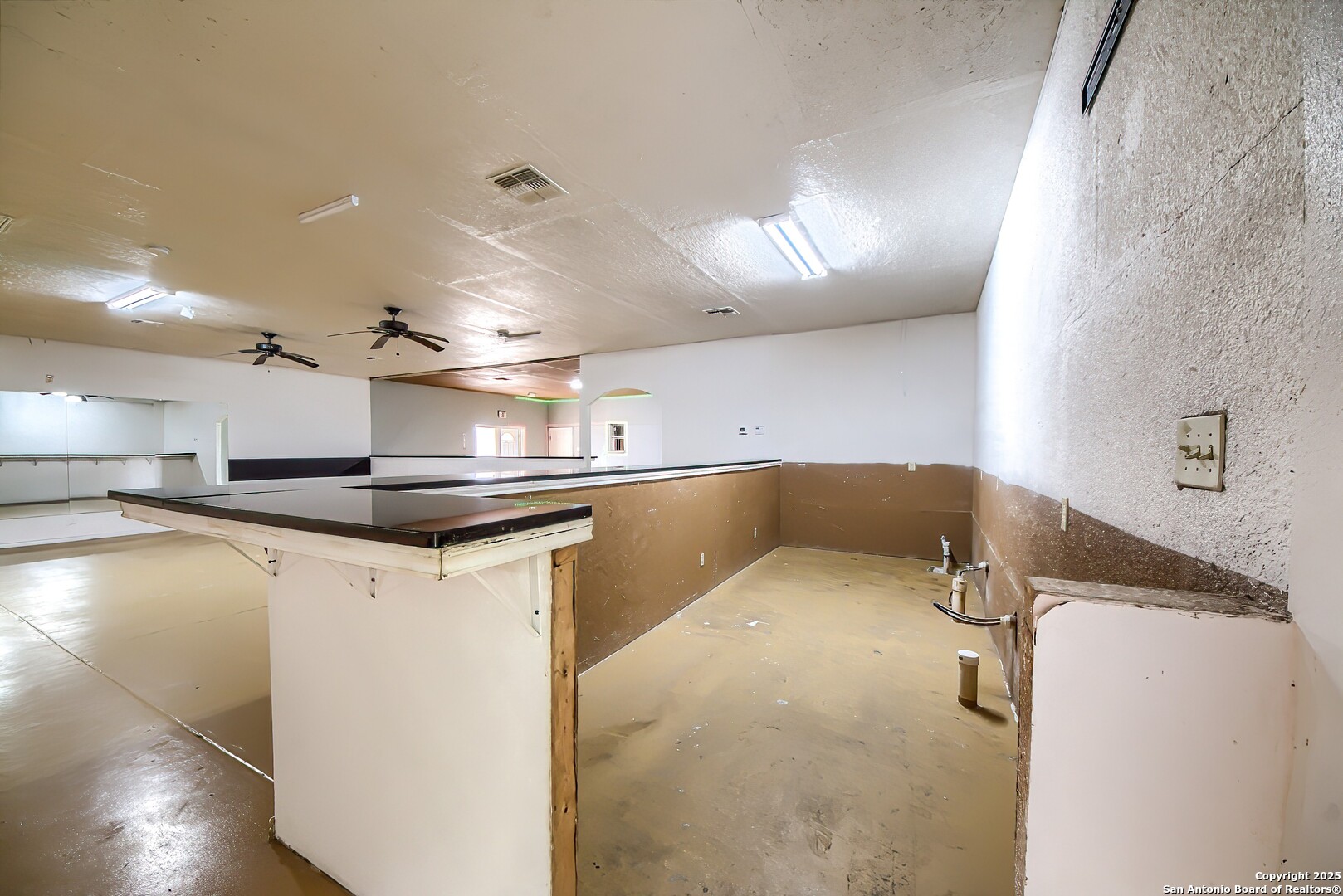 19015 K Somerset TX 78069