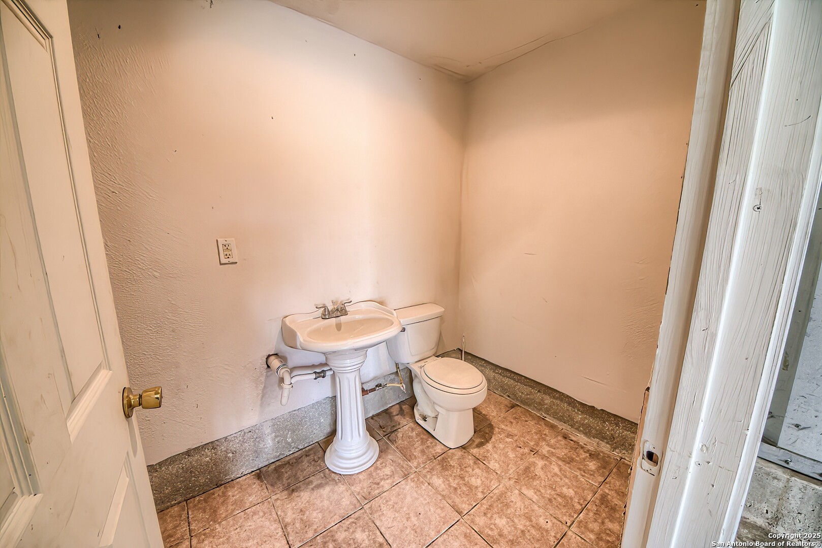 19015 K Somerset TX 78069