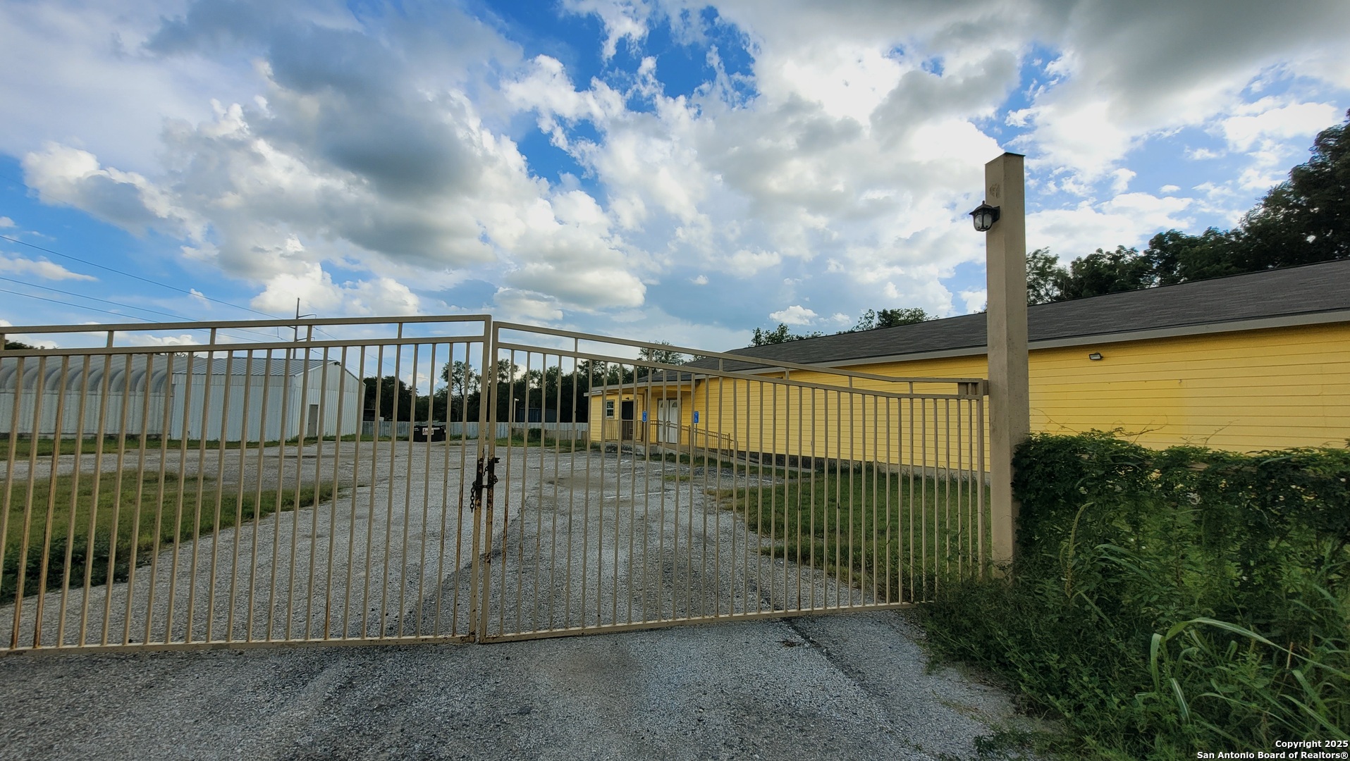 19015 K Somerset TX 78069