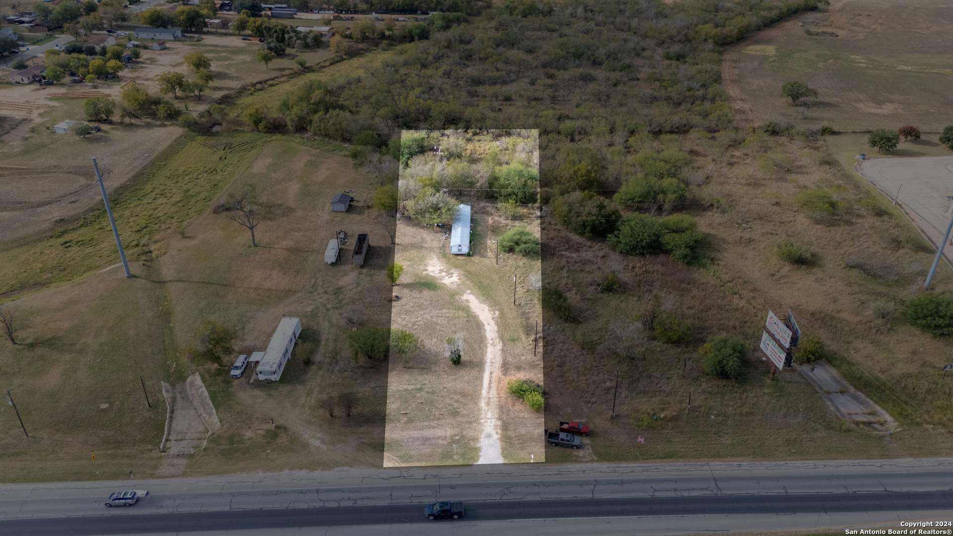 553 10th Street Floresville TX 78114