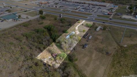553 10th Street Floresville TX 78114