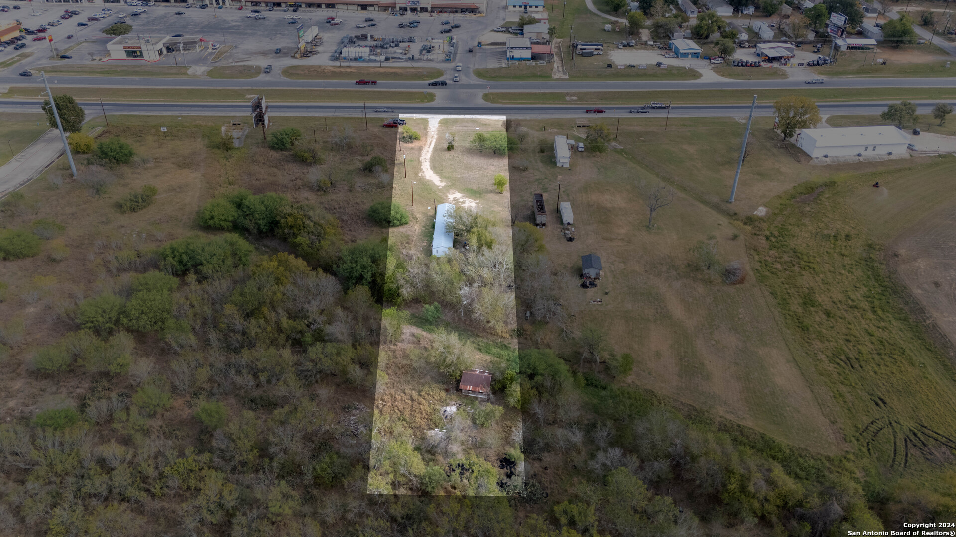 553 10th Street Floresville TX 78114