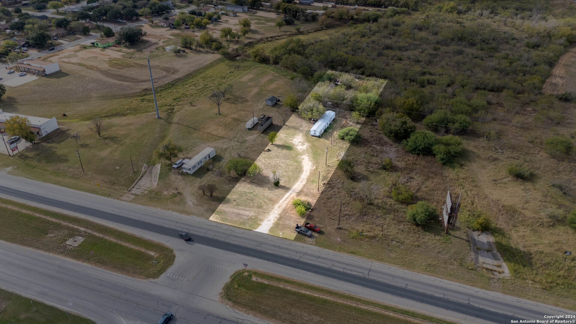 553 10th Street Floresville TX 78114