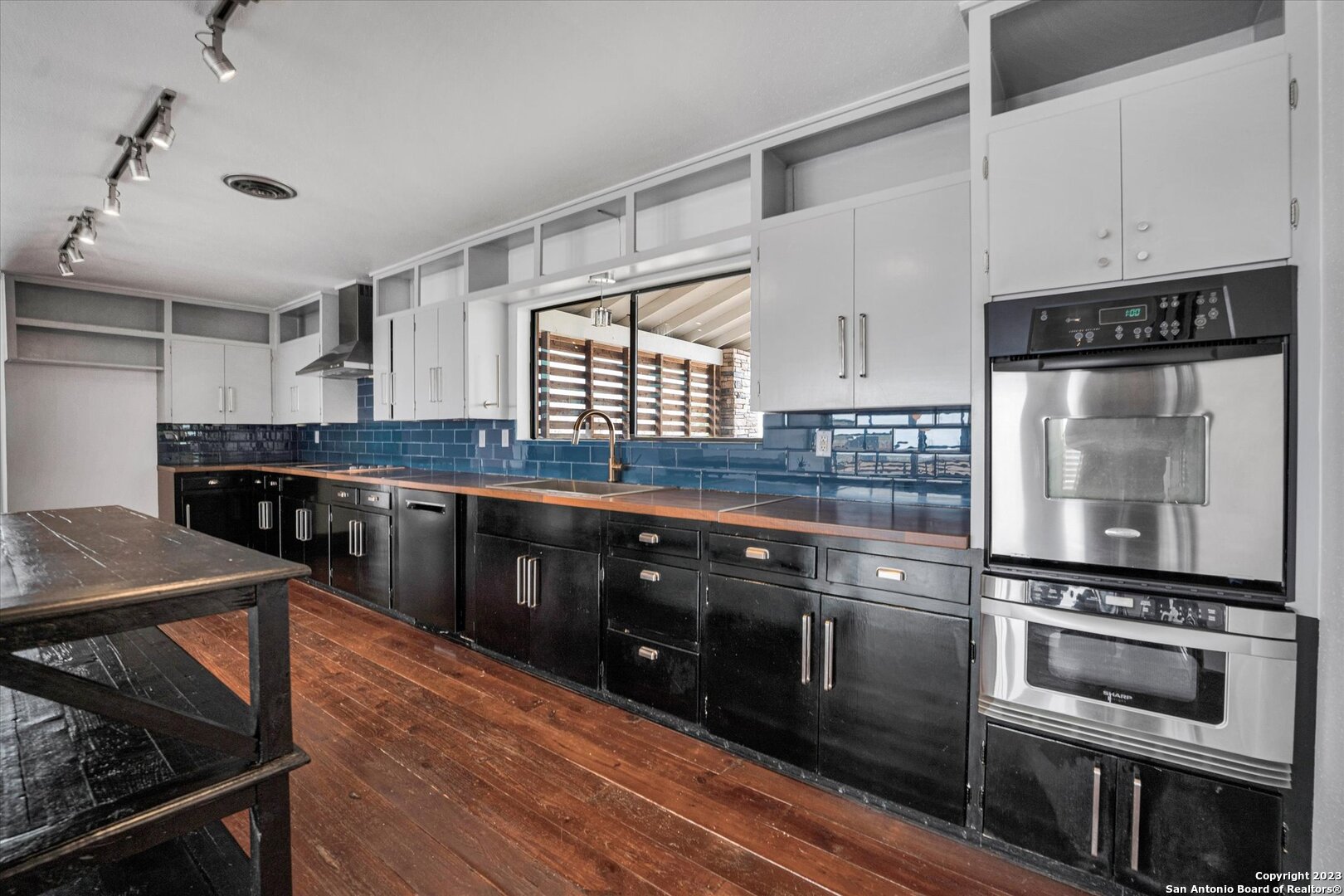 3915 Us Highway 181 Floresville TX 78114