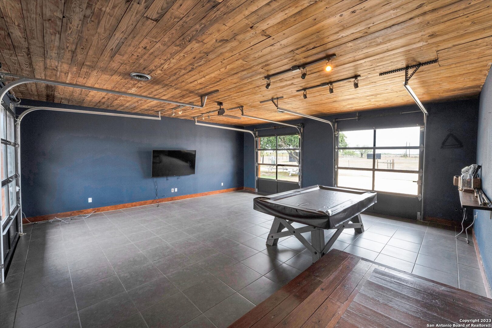 3915 Us Highway 181 Floresville TX 78114