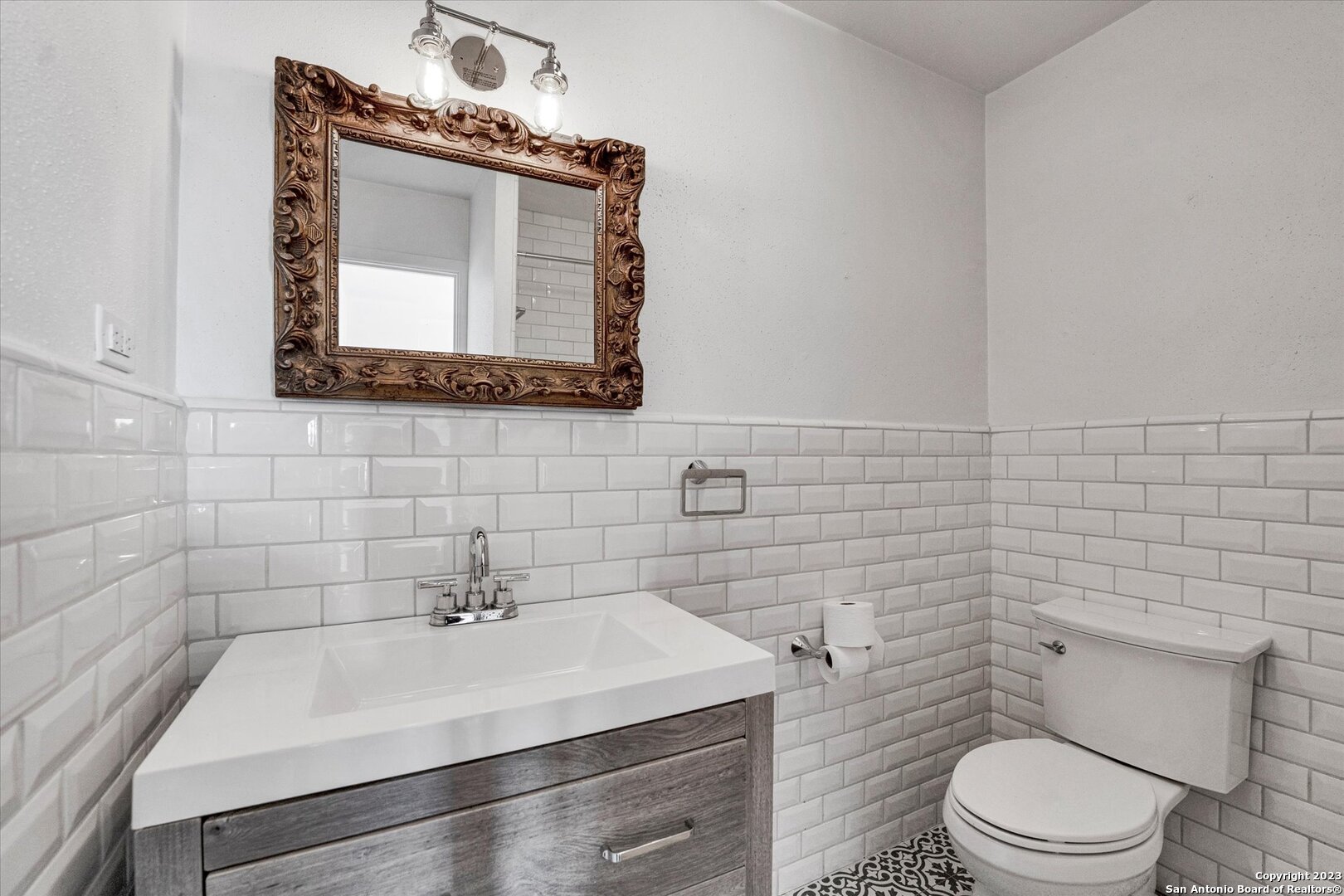 3915 Us Highway 181 Floresville TX 78114