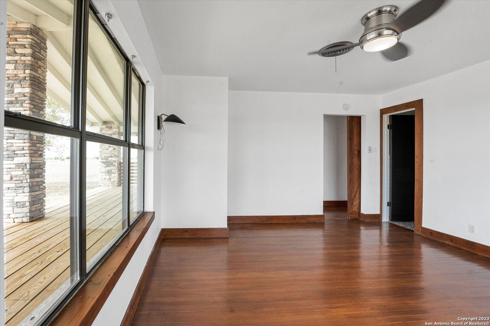 3915 Us Highway 181 Floresville TX 78114