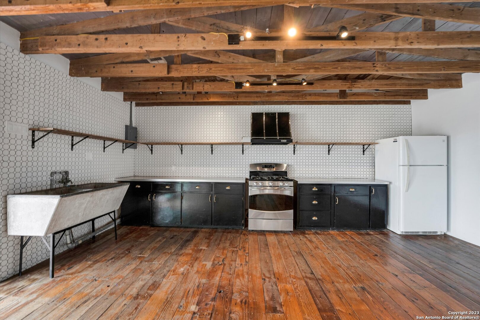 3915 Us Highway 181 Floresville TX 78114