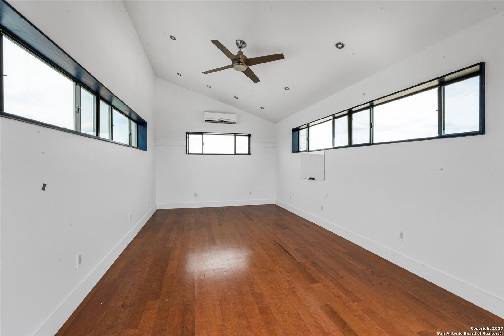 3915 Us Highway 181 Floresville TX 78114