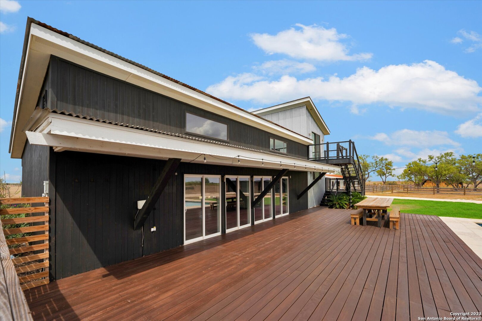 3915 Us Highway 181 Floresville TX 78114