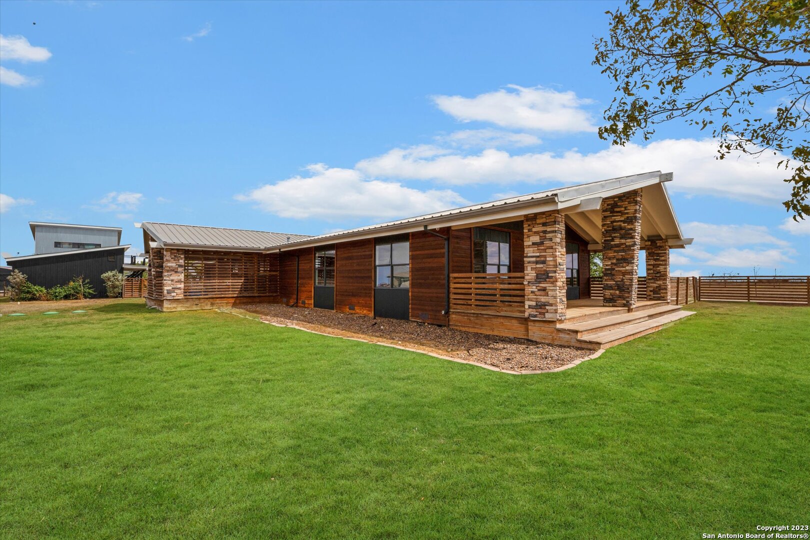 3915 Us Highway 181 Floresville TX 78114