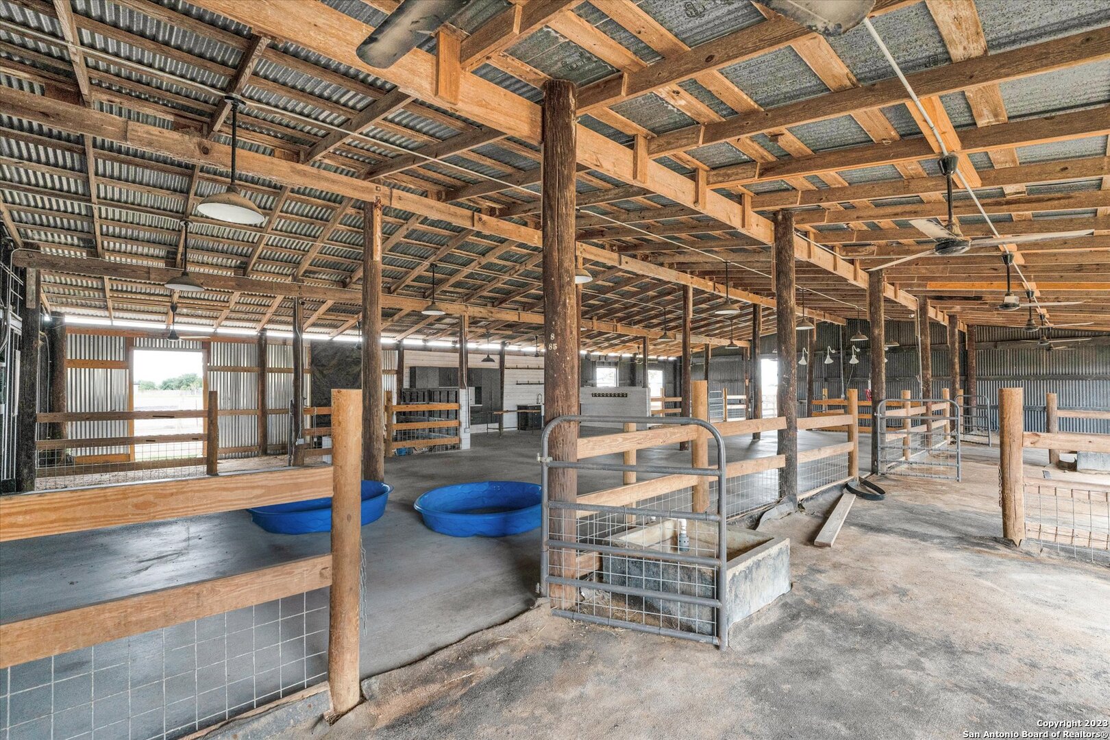 3915 Us Highway 181 Floresville TX 78114