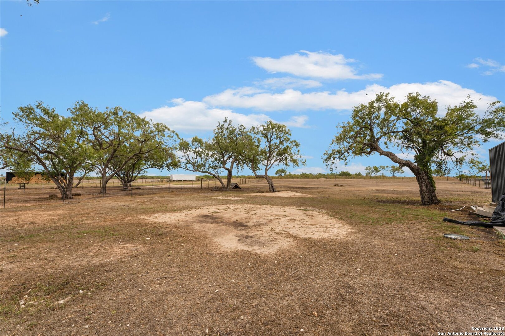 3915 Us Highway 181 Floresville TX 78114