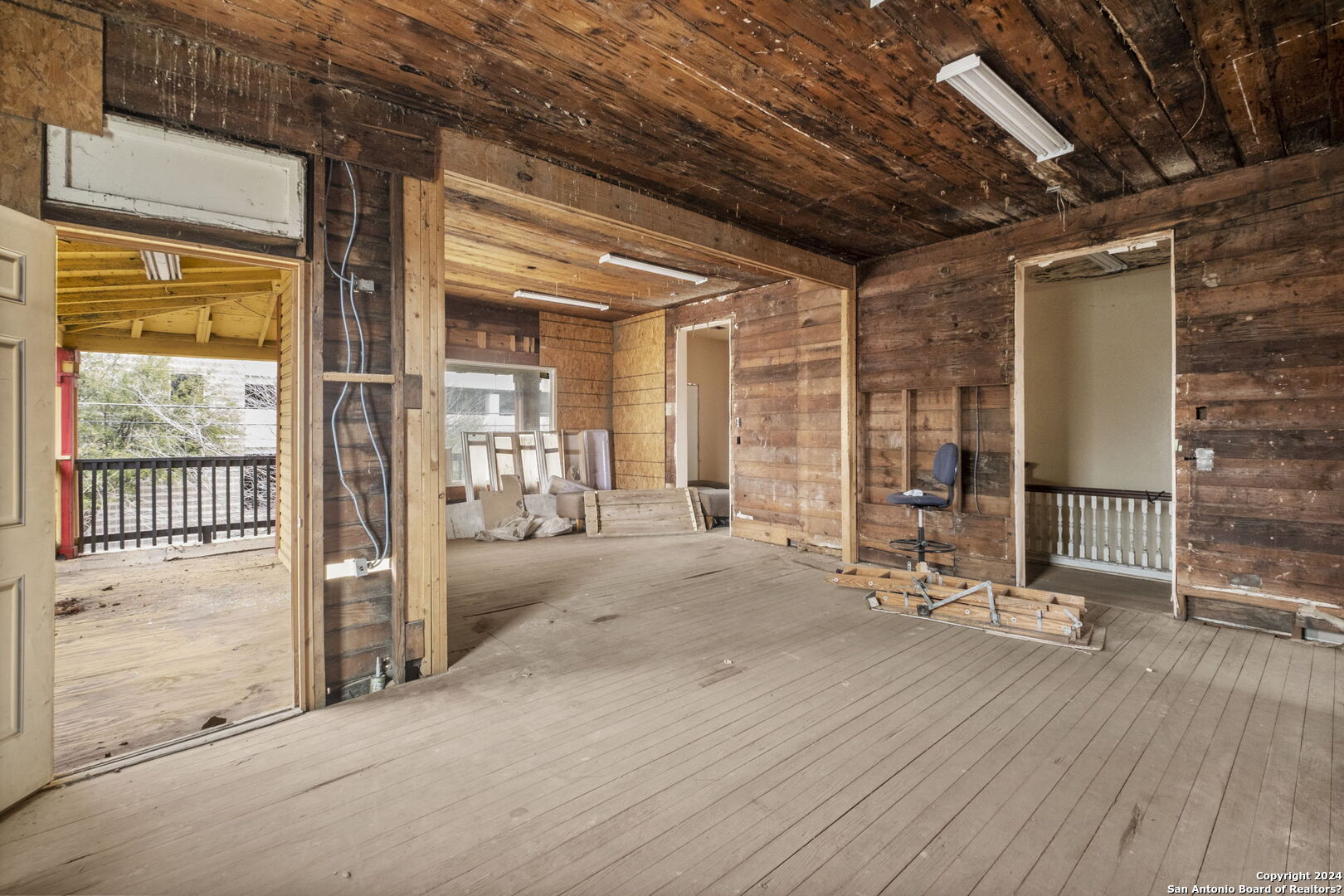 125 N San Marcos San Antonio TX 78207