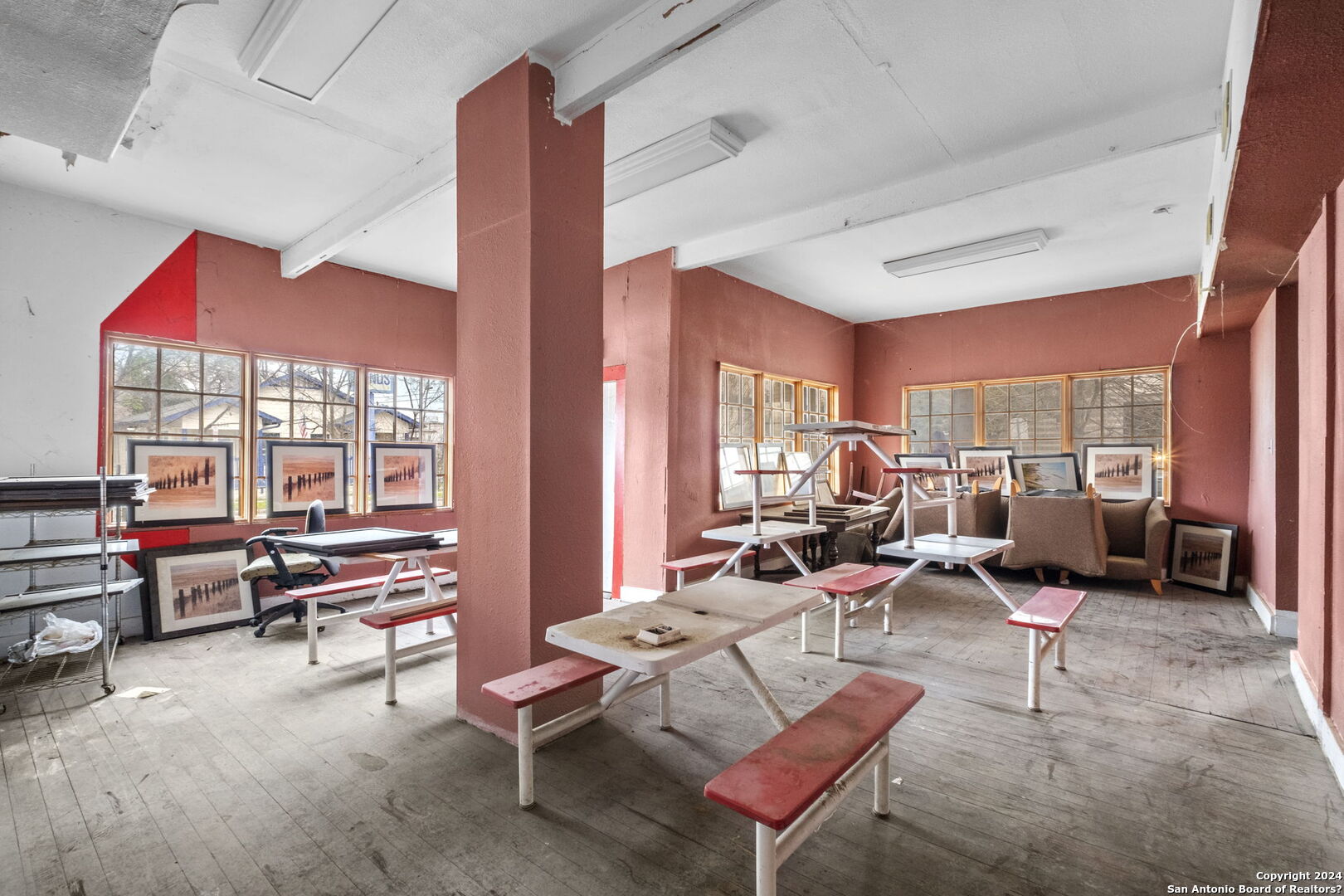 125 N San Marcos San Antonio TX 78207