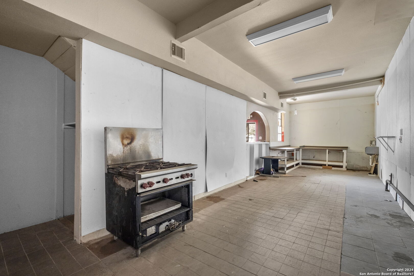 125 N San Marcos San Antonio TX 78207