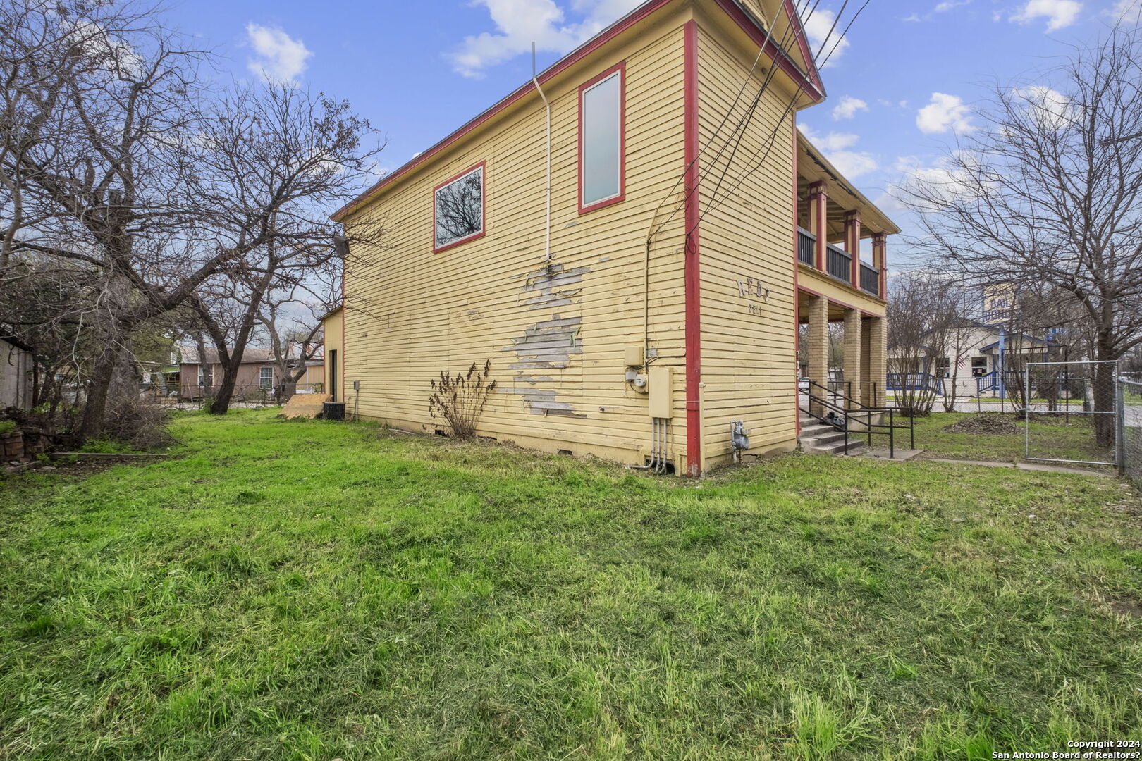 125 N San Marcos San Antonio TX 78207