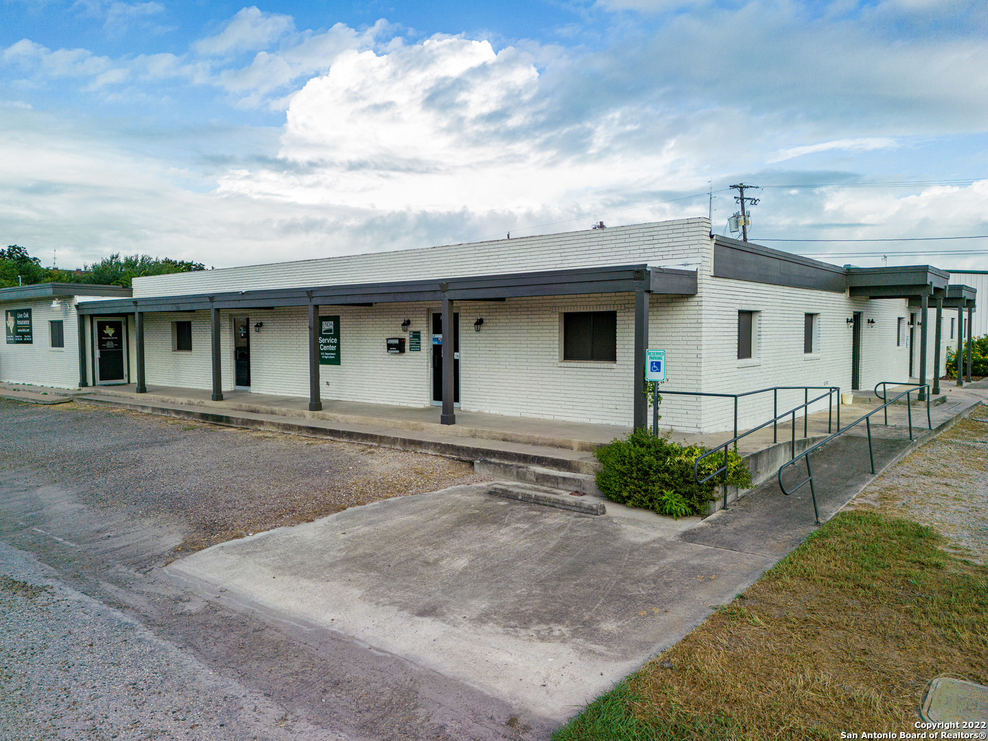 200 Bowie Street George West TX 78022