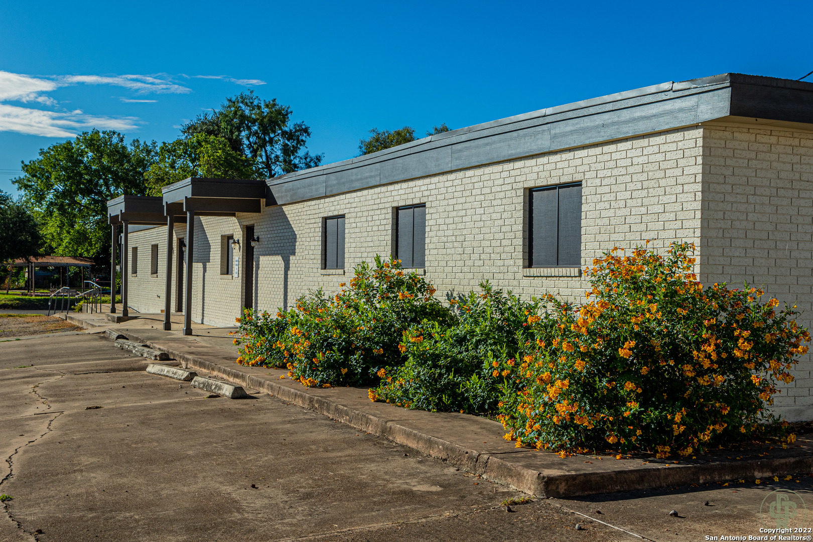 200 Bowie Street George West TX 78022