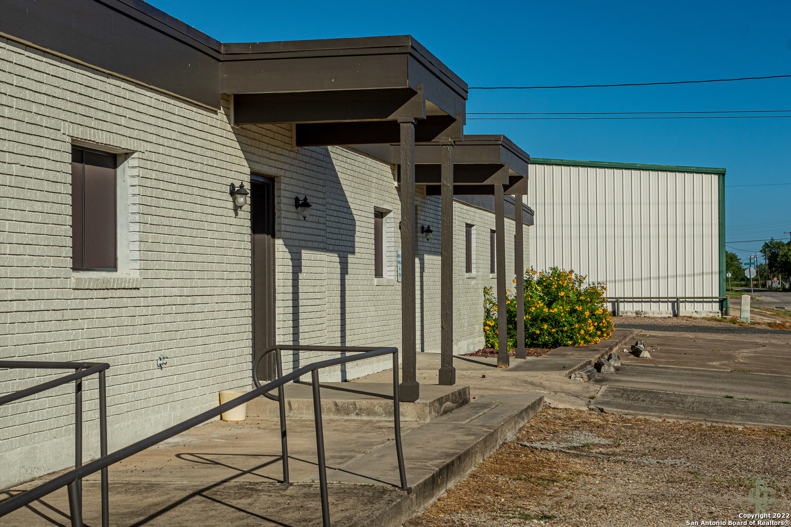 200 Bowie Street George West TX 78022