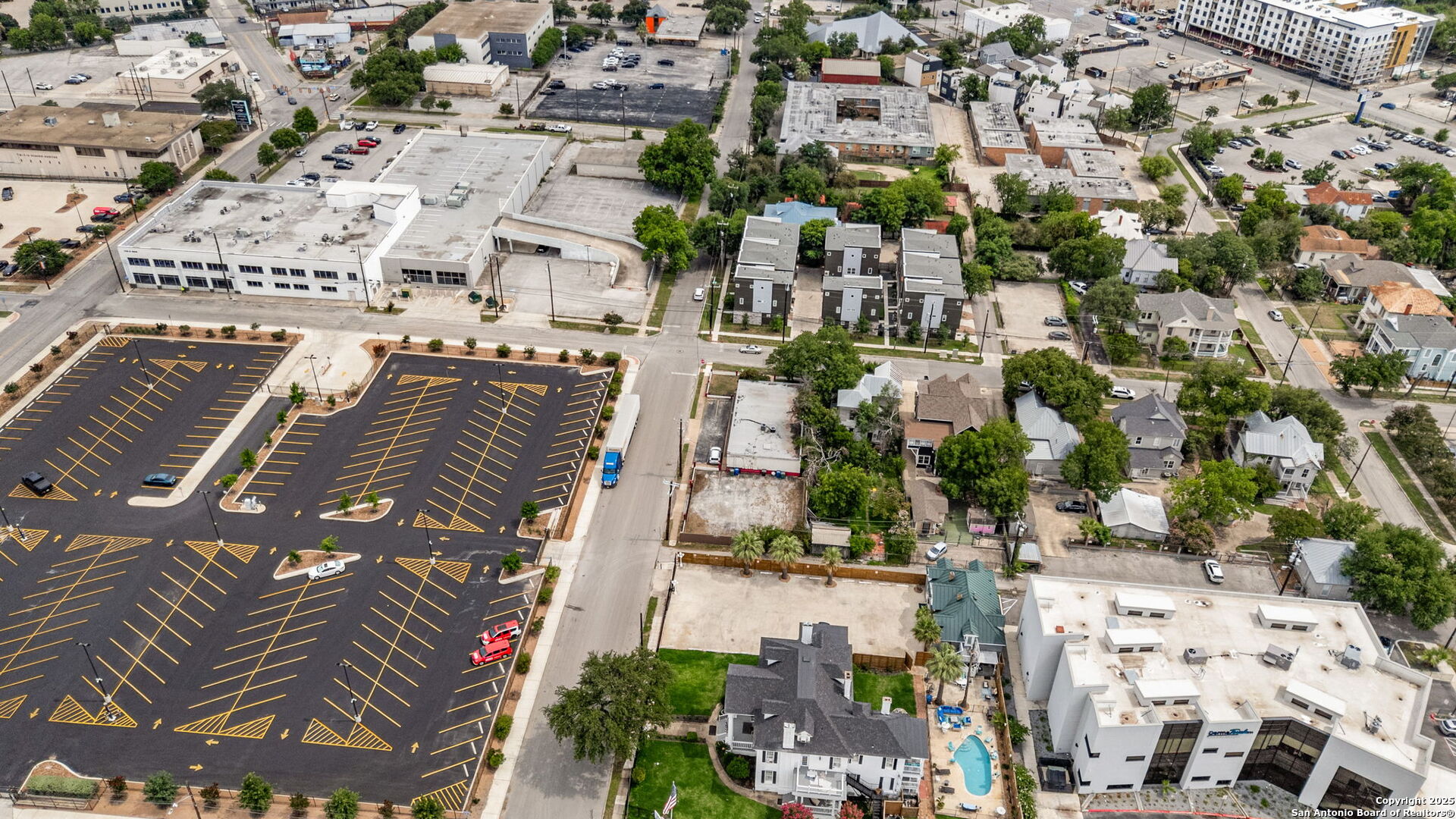 201 W Poplar San Antonio TX 78212