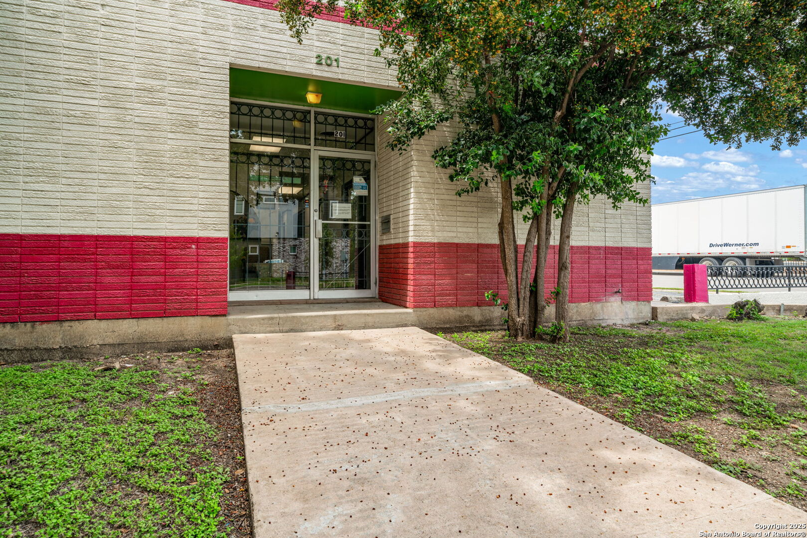 201 W Poplar San Antonio TX 78212