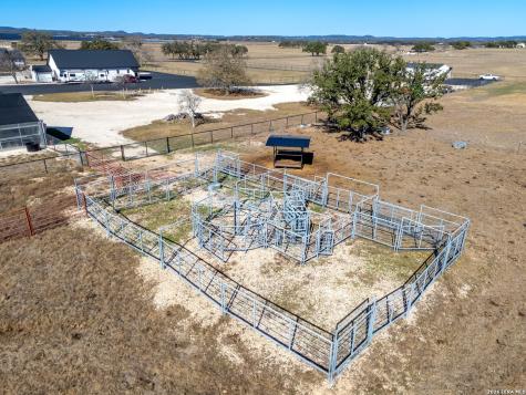 2021 Fm 3240 Bandera TX 78003