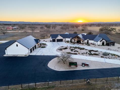 2021 Fm 3240 Bandera TX 78003