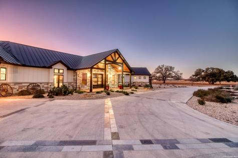2021 Fm 3240 Bandera TX 78003