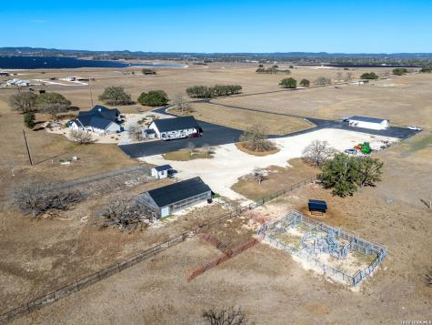 2021 Fm 3240 Bandera TX 78003