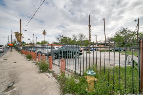 1334 S General Mcmullen Drive San Antonio TX 78237